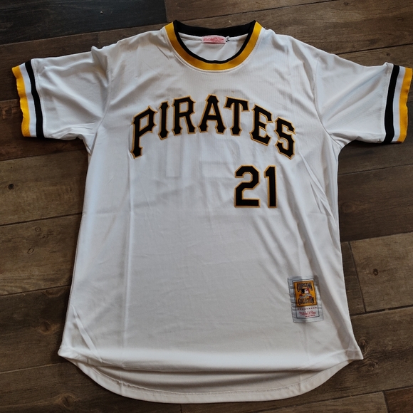 Pittsburgh Pirates Mitchell and Ness Roberto Clemente Jersey - Picture 1 of 2